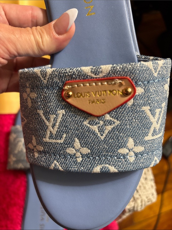 Louis Vuitton Blue Denim Lily Flat Mule Size 39 is 8.5 women’s